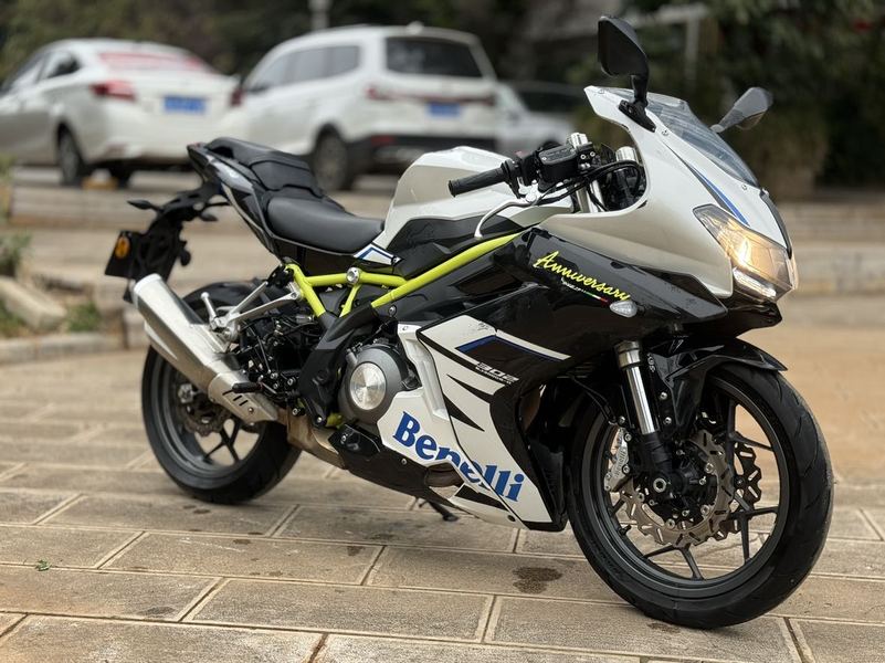 二手贝纳利龙卷风 Tornado 302R