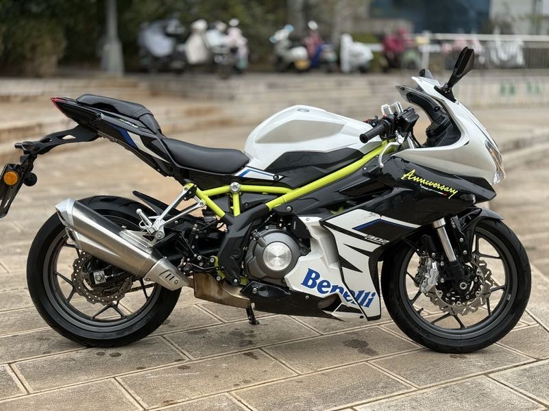 二手贝纳利龙卷风 Tornado 302R