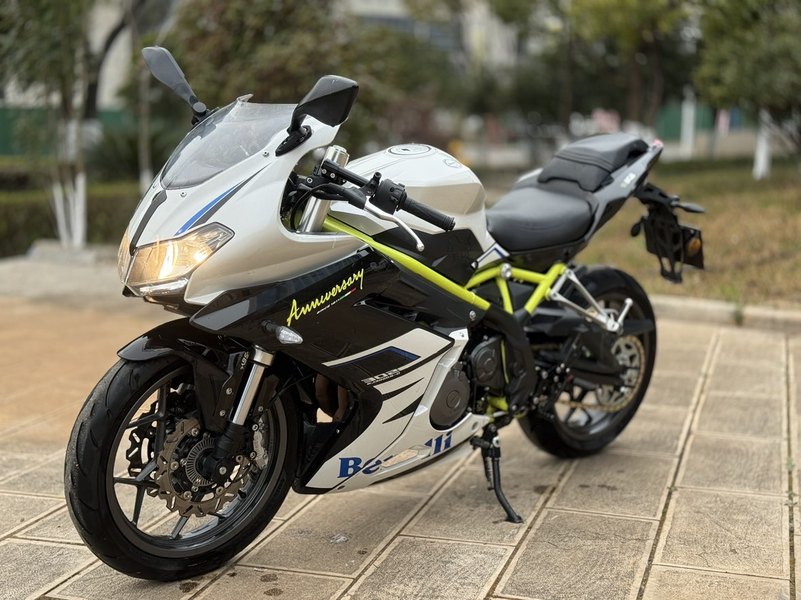 二手贝纳利龙卷风 Tornado 302R