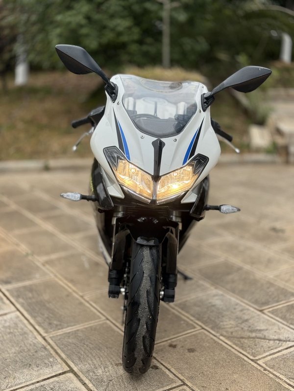 二手贝纳利龙卷风 Tornado 302R