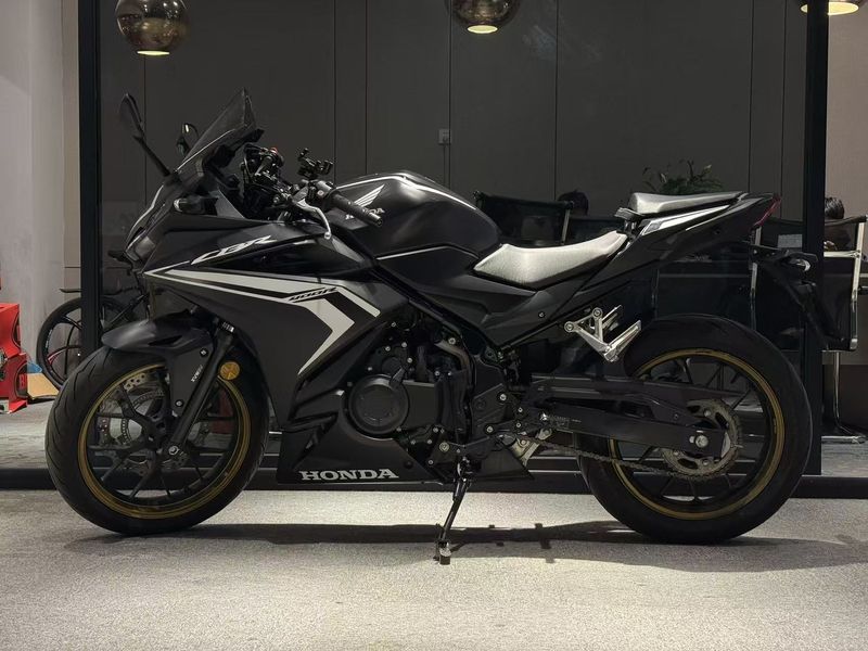 二手本田CBR400R