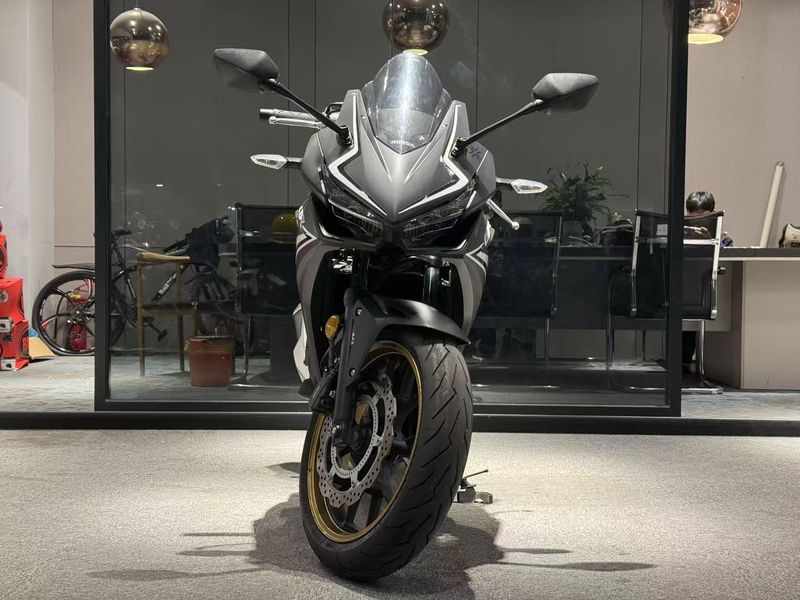 二手本田CBR400R