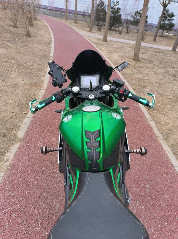 二手贝纳利龙卷风 Tornado 252R