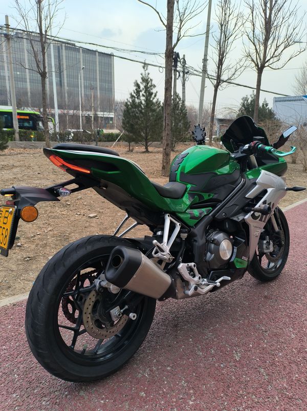 二手贝纳利龙卷风 Tornado 252R