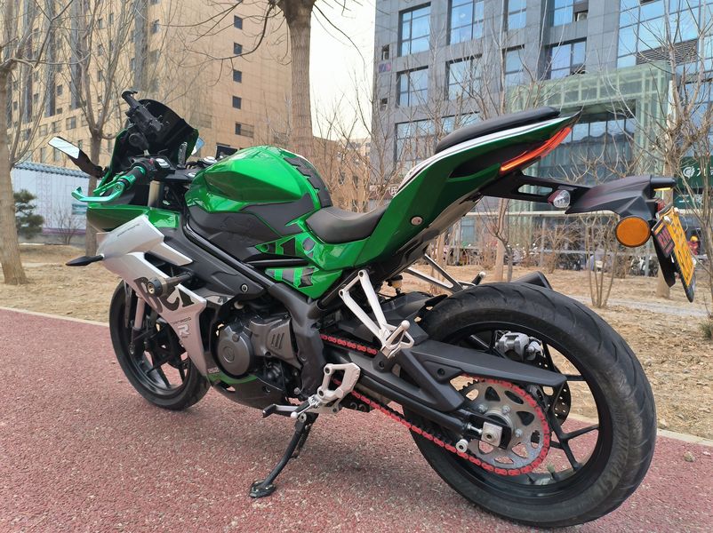 二手贝纳利龙卷风 Tornado 252R