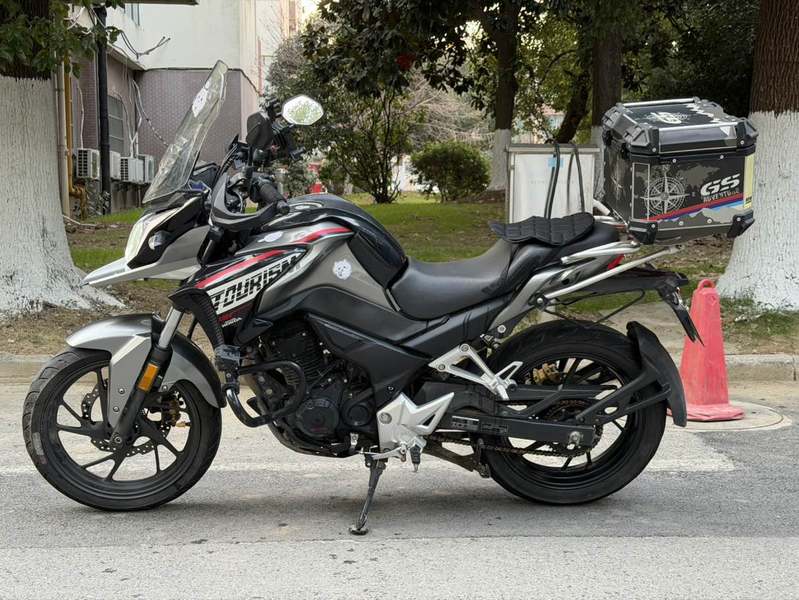 二手五羊本田猛鸷 CB190X