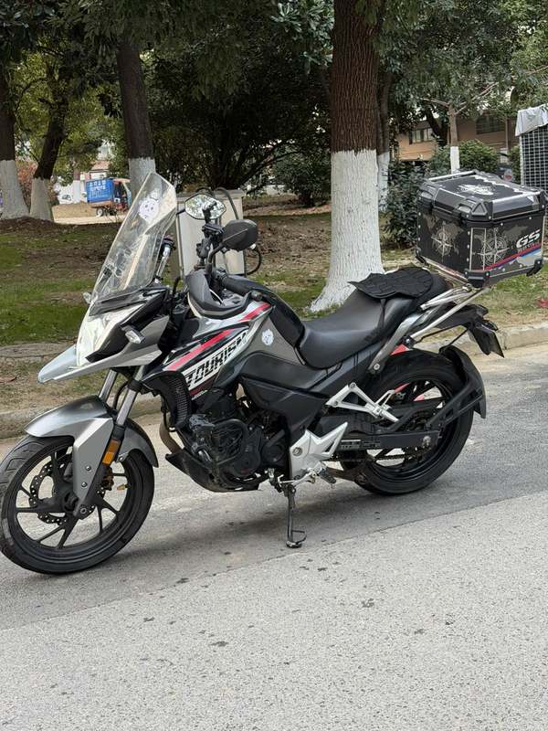 二手五羊本田猛鸷 CB190X