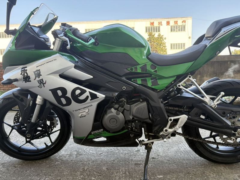 二手贝纳利龙卷风 Tornado 252R