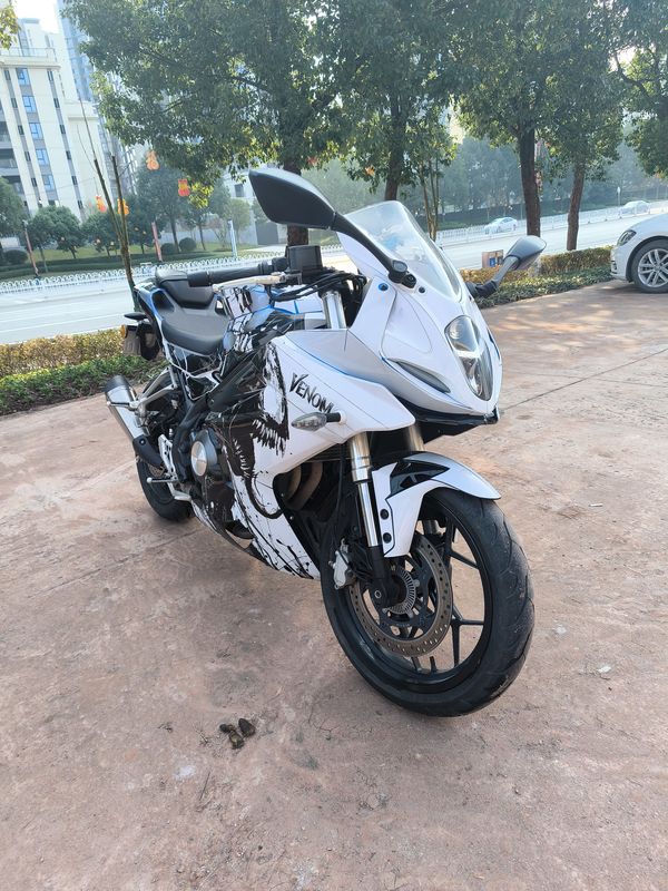 二手贝纳利龙卷风 Tornado 252R