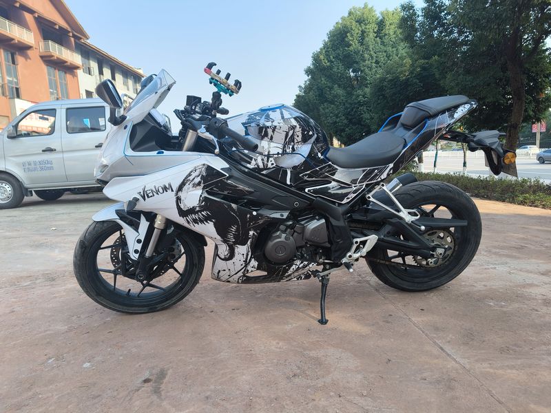 二手贝纳利龙卷风 Tornado 252R