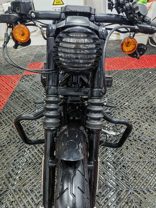 二手哈雷戴维森Iron883 硬汉