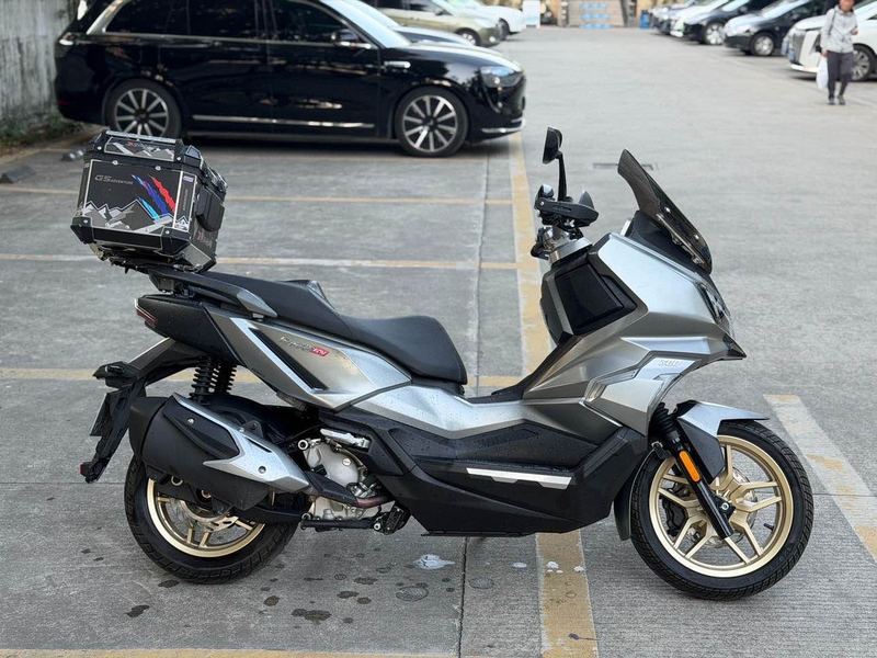 二手三阳哈士奇 Husky ADV300