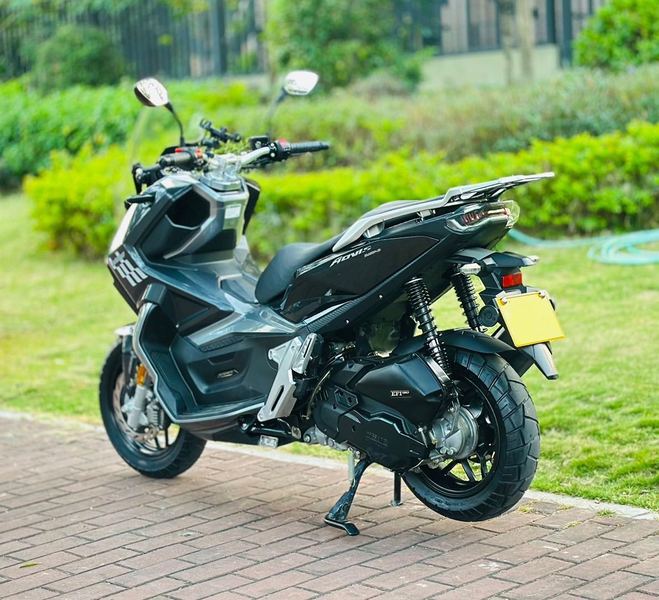 二手布雷斯通极宙 ADV150