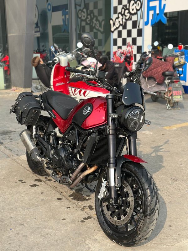 二手贝纳利幼狮 Leoncino 500