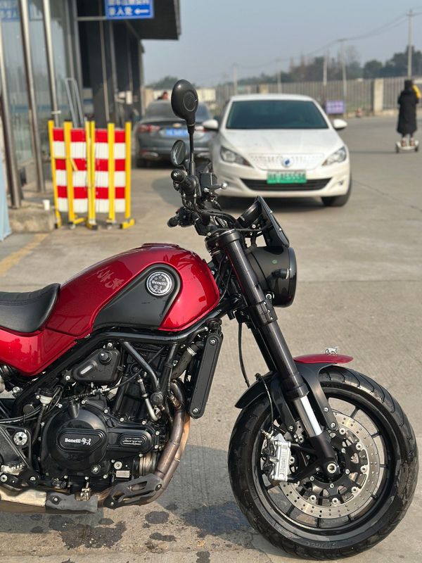 二手贝纳利幼狮 Leoncino 500