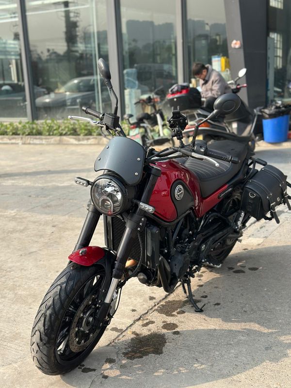 二手贝纳利幼狮 Leoncino 500