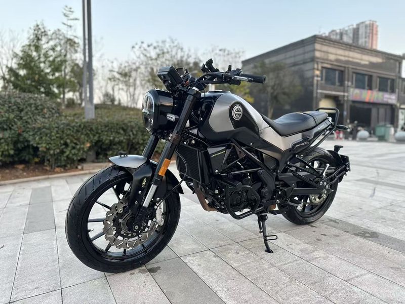 二手贝纳利幼狮 Leoncino 250