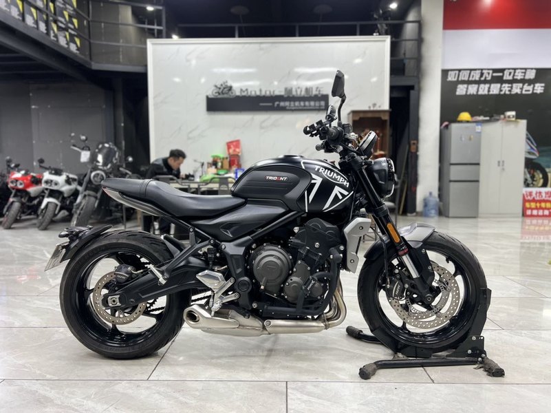 二手凯旋Trident 660