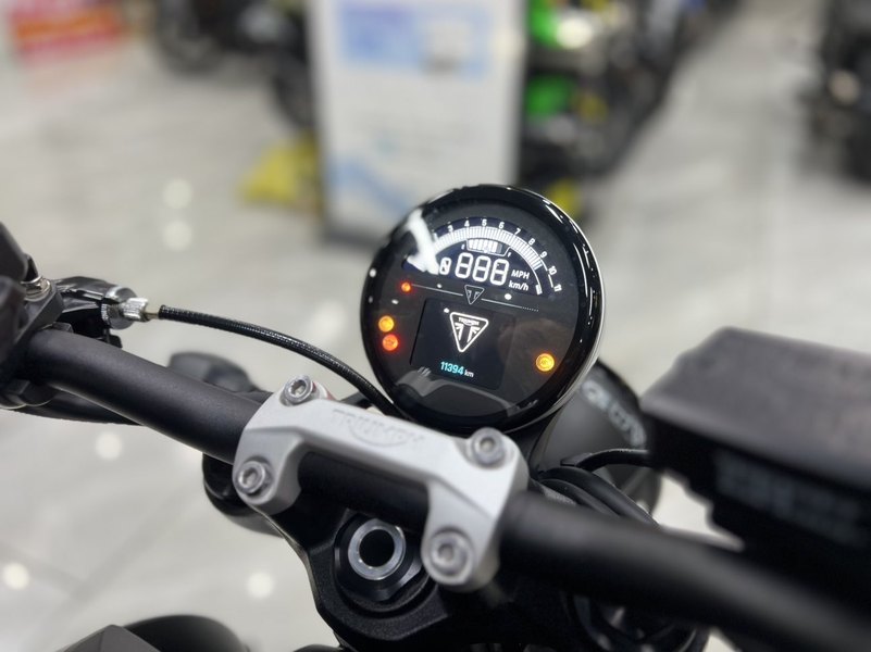 二手凯旋Trident 660