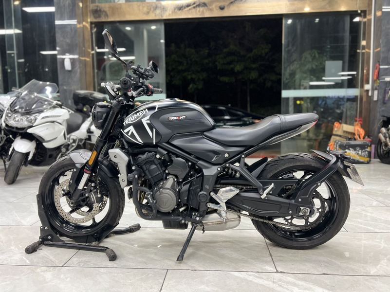 二手凯旋Trident 660