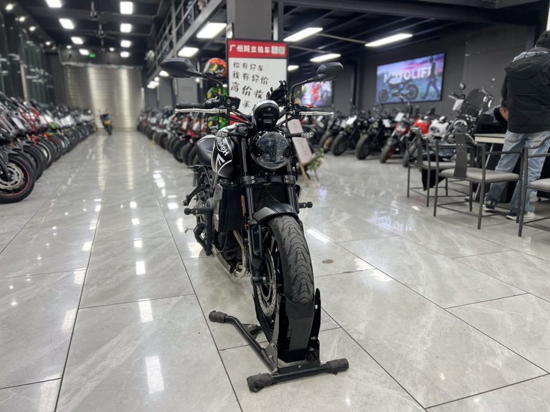 二手凯旋Trident 660