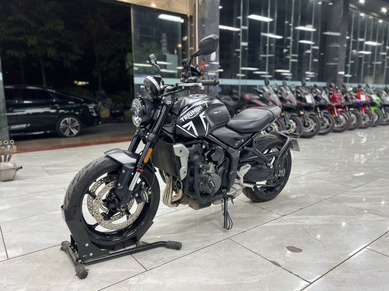 二手凯旋Trident 660