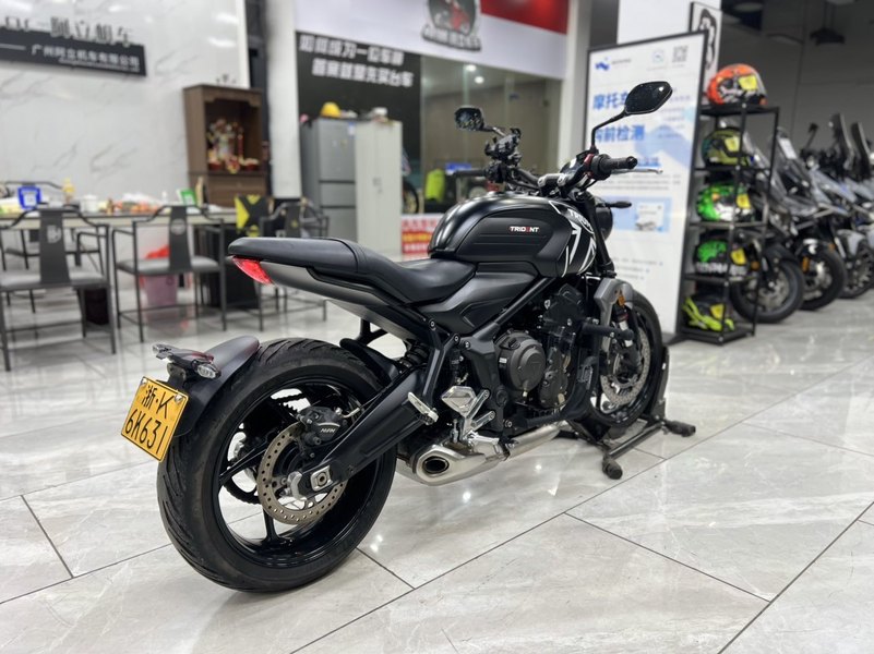 二手凯旋Trident 660