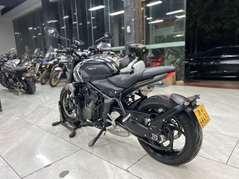 二手凯旋Trident 660