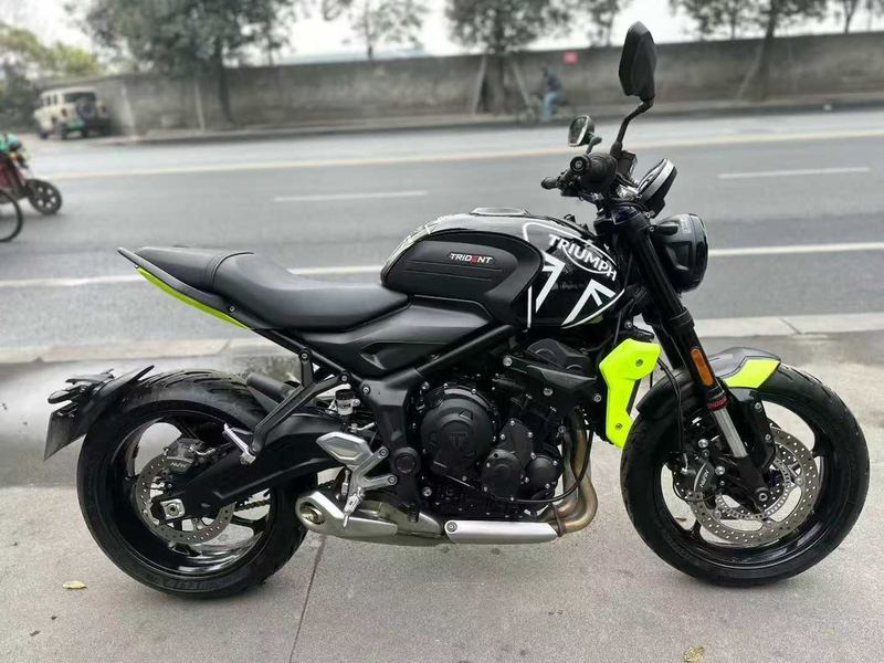 二手凯旋Trident 660