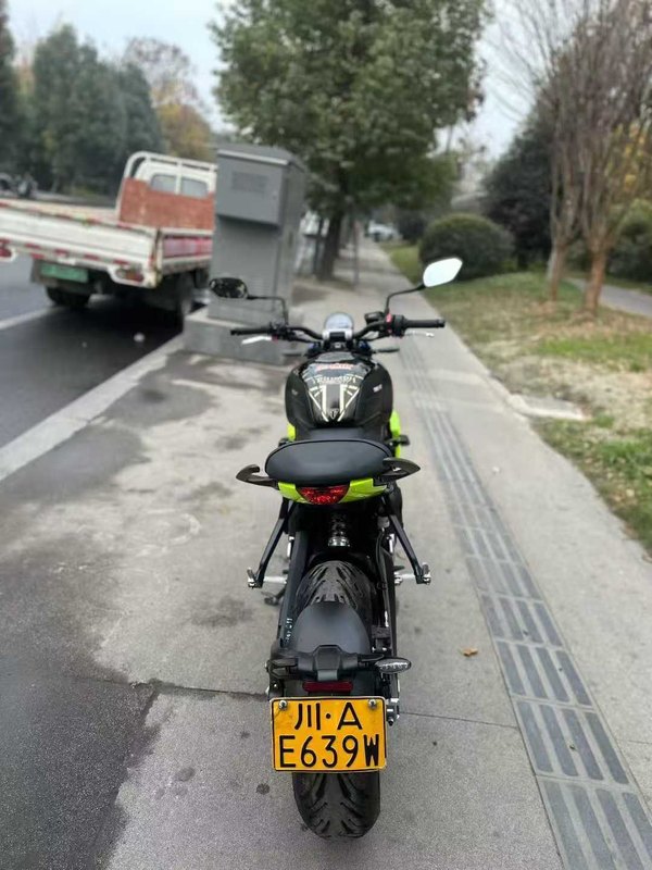 二手凯旋Trident 660