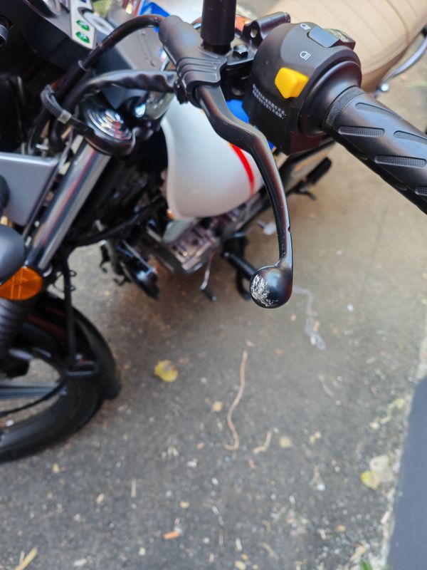 二手济南铃木酷飚150