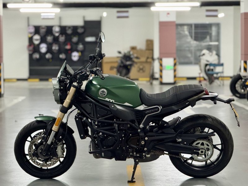 二手贝纳利幼狮 Leoncino 800