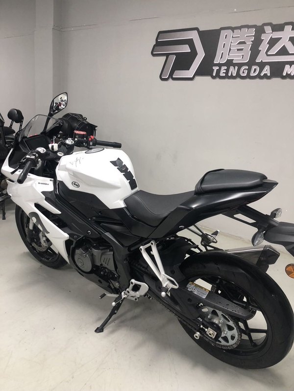 二手贝纳利龙卷风 Tornado 302R