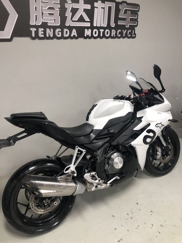 二手贝纳利龙卷风 Tornado 302R