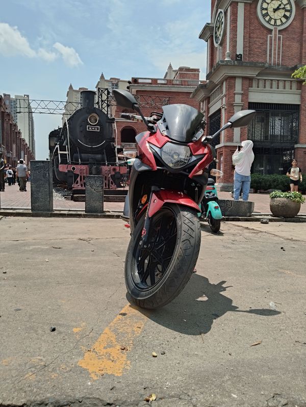 二手豪爵铃木GSX250R