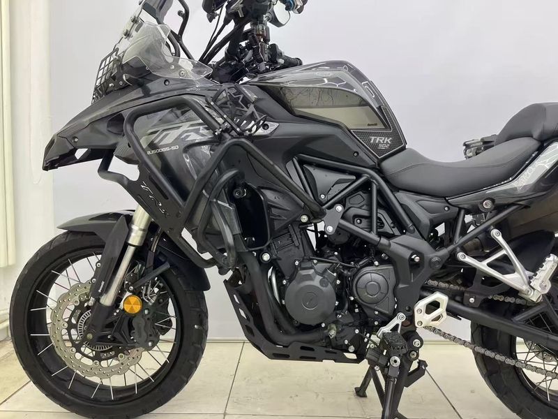 二手贝纳利金鹏 TRK502