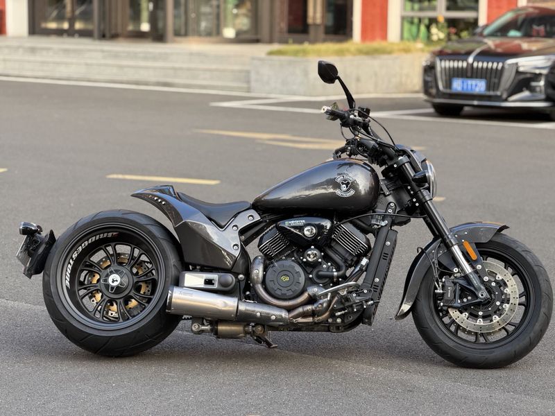 二手香帅金刚狼800S