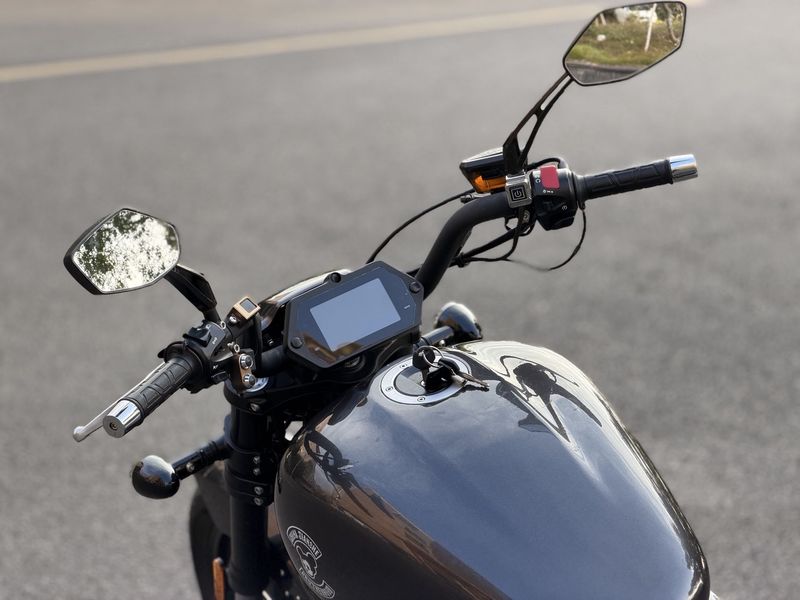 二手香帅金刚狼800S