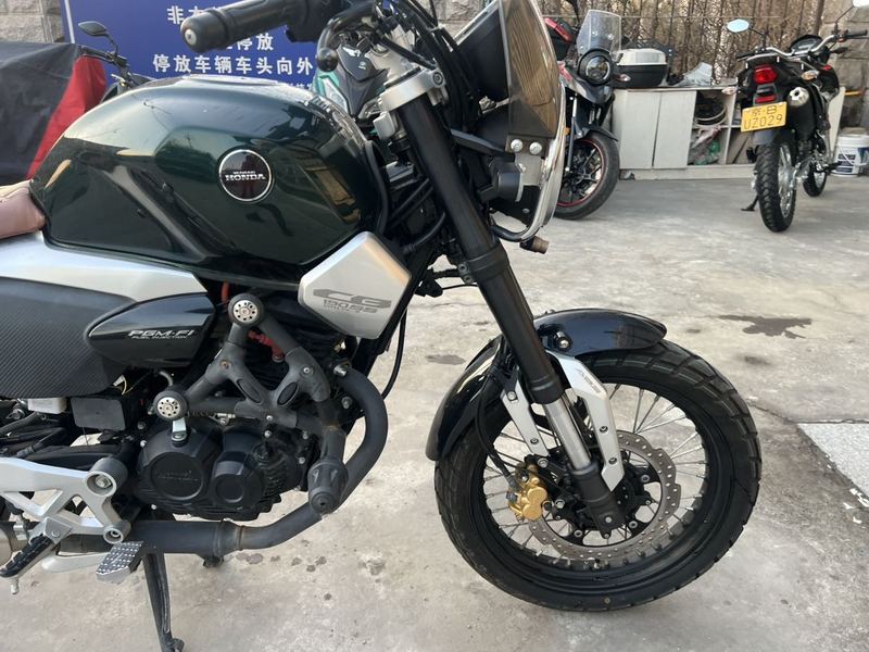 二手五羊本田鸷道 CB190SS