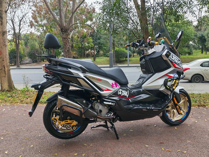 二手三阳哈士奇 Husky ADV300