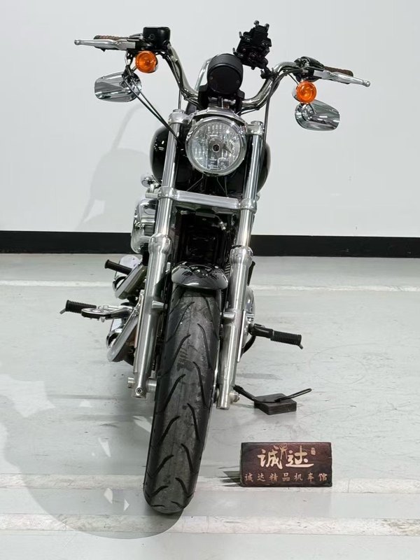 二手哈雷戴维森883L SuperLow