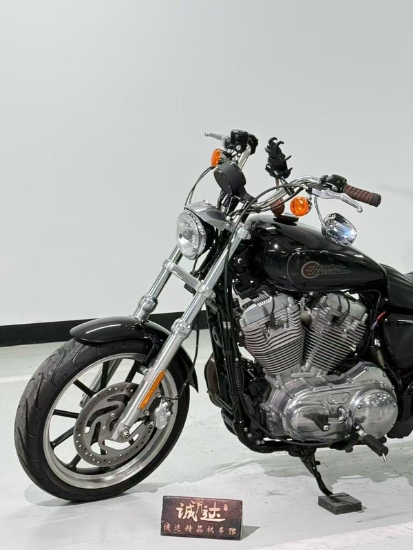 二手哈雷戴维森883L SuperLow