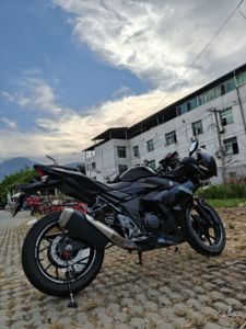 二手豪爵铃木GSX250R