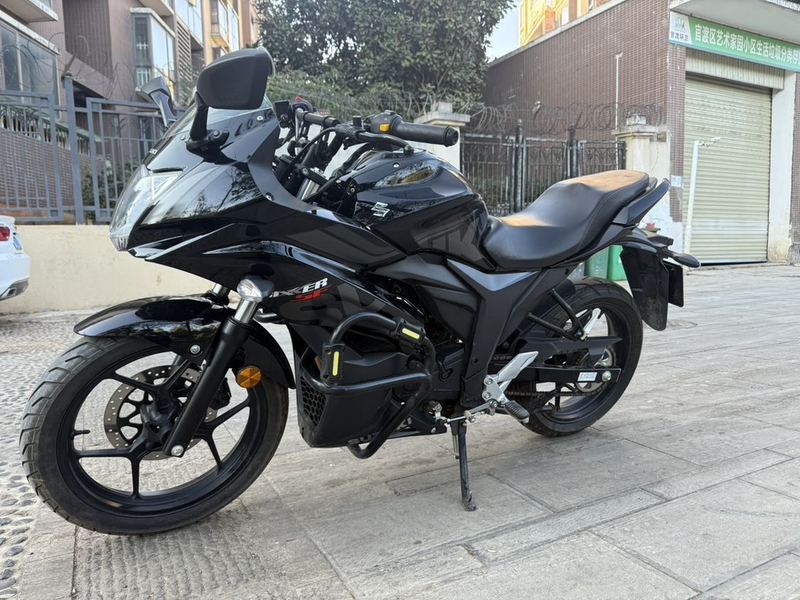 二手济南铃木极客飒 Gixxer 155