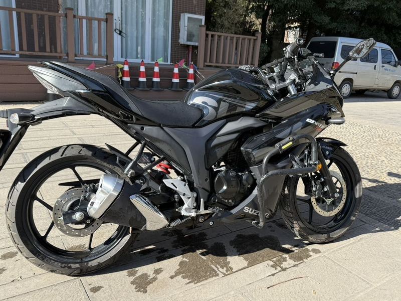二手济南铃木极客飒 Gixxer 155