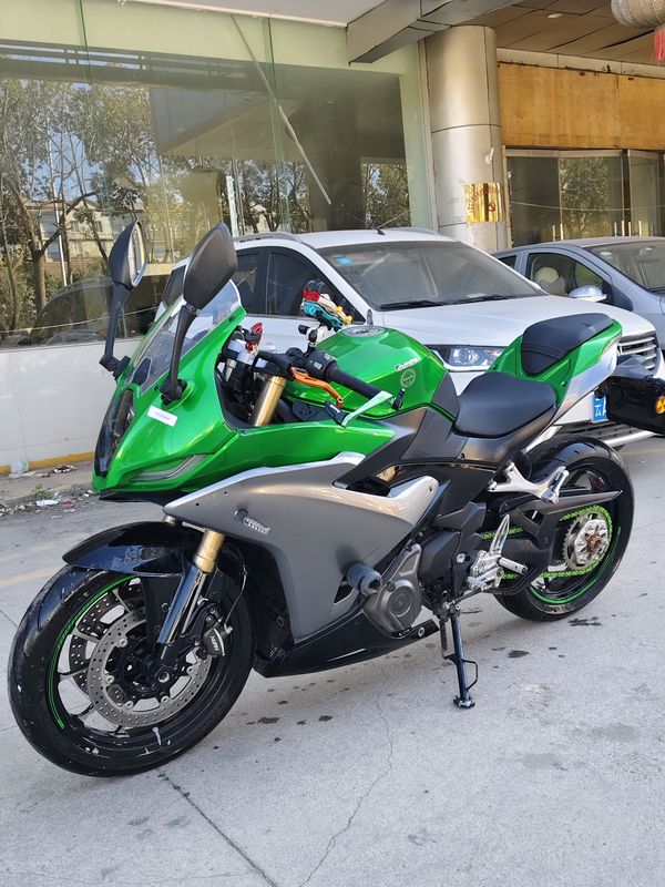 二手贝纳利龙卷风 Tornado 402R