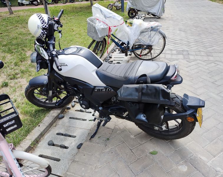 二手五羊本田鸷道 CB190SS