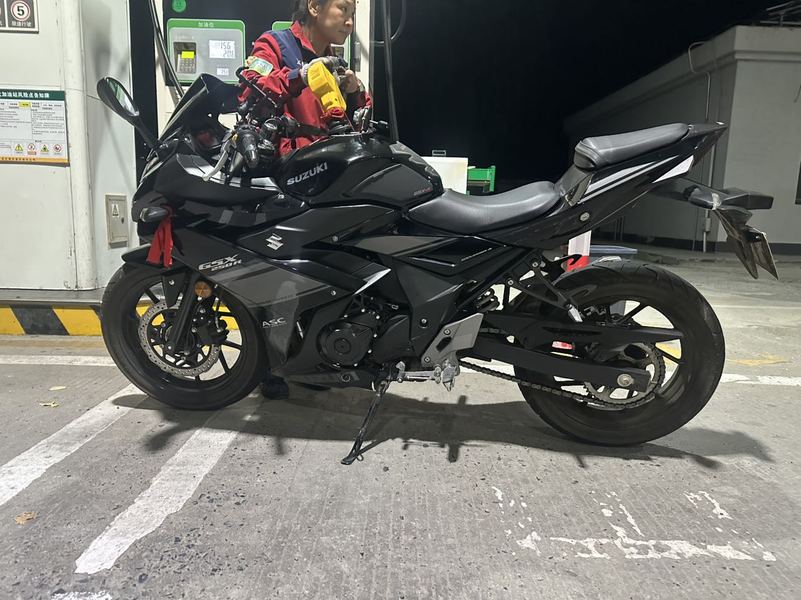 二手豪爵铃木GSX250R