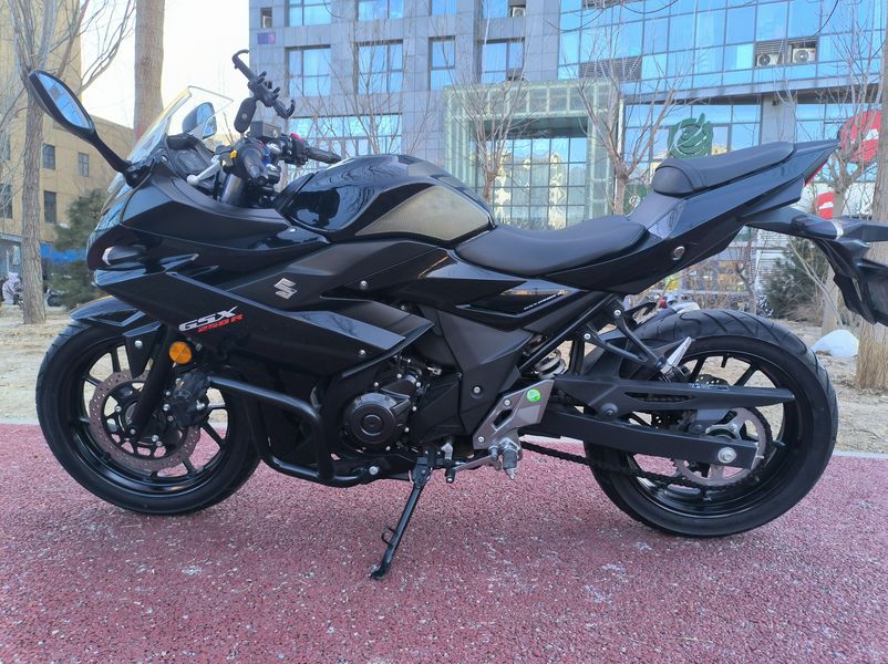 二手豪爵铃木GSX250R