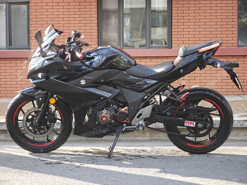 二手豪爵铃木GSX250R